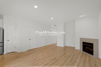 20276 Hoodview Ave in West Linn, OR - Building Photo - Building Photo