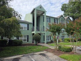 2031 Dixie Belle Dr in Orlando, FL - Building Photo