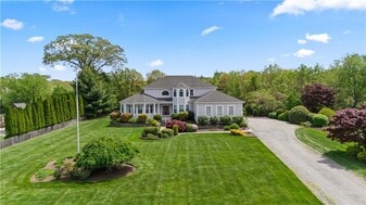 241 Channel Vw in Warwick, RI - Building Photo