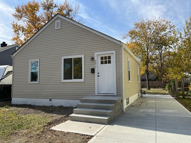 property at 3017 Howey Rd