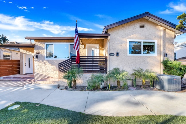 6240 University Ave in San Diego, CA - Building Photo - Building Photo