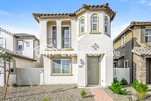 9733 W Catalina Dr in Phoenix, AZ - Building Photo