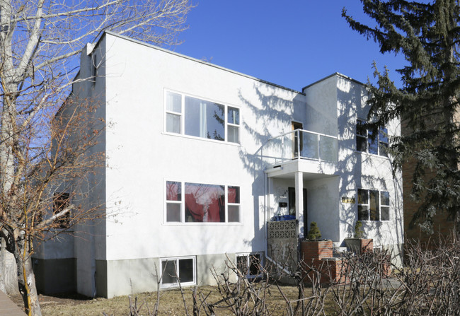 1436 Memorial Dr NW in Calgary, AB - Building Photo - Building Photo