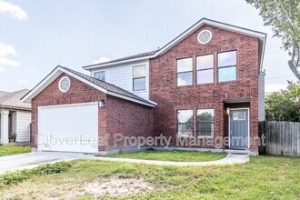 2230 Juniper Hill in San Antonio, TX - Building Photo - Building Photo