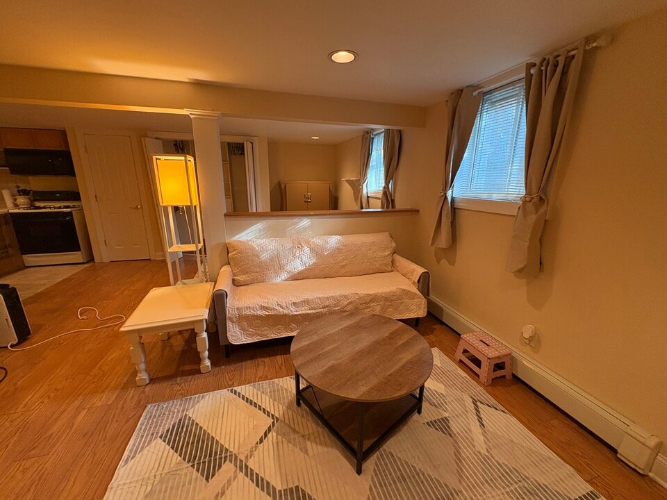 36 Harvard St, Unit Bergen county apt in Cresskill, NJ - Building Photo