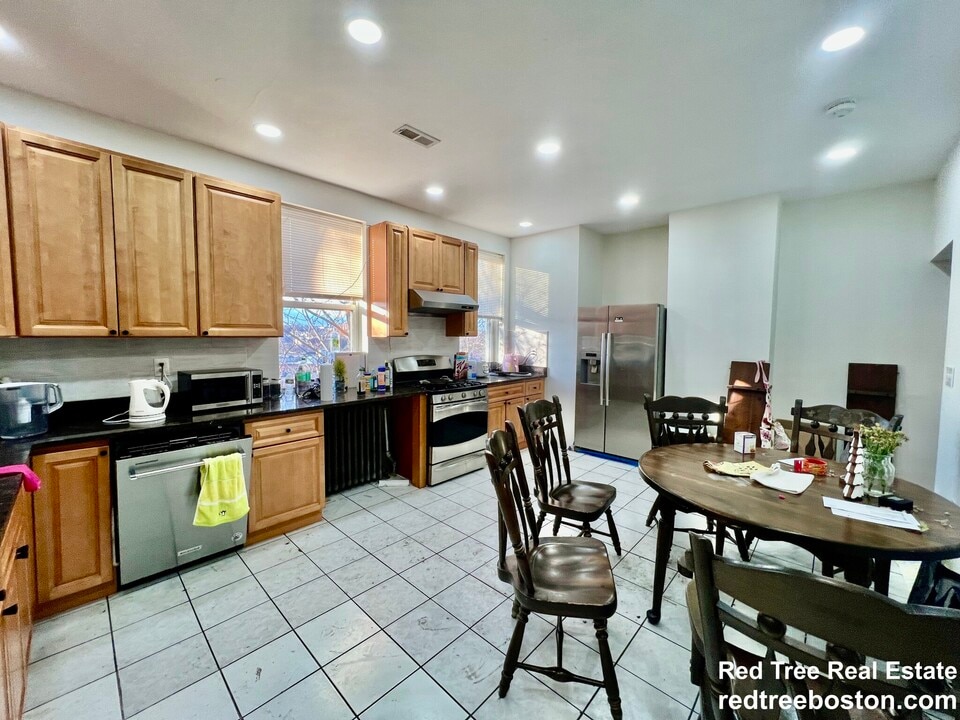 16 Copenger St in Roxbury Crossing, MA - Foto de edificio