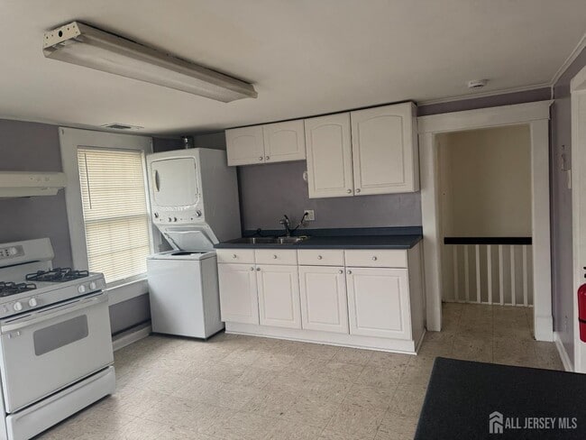 131 Main St in South River, NJ - Building Photo - Building Photo