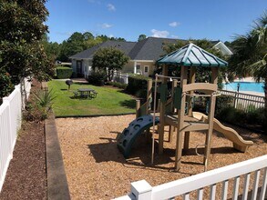 2801 Bloomfield Ln in Wilmington, NC - Building Photo - Building Photo