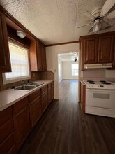 561 E Crow St in Stephenville, TX - Building Photo - Building Photo
