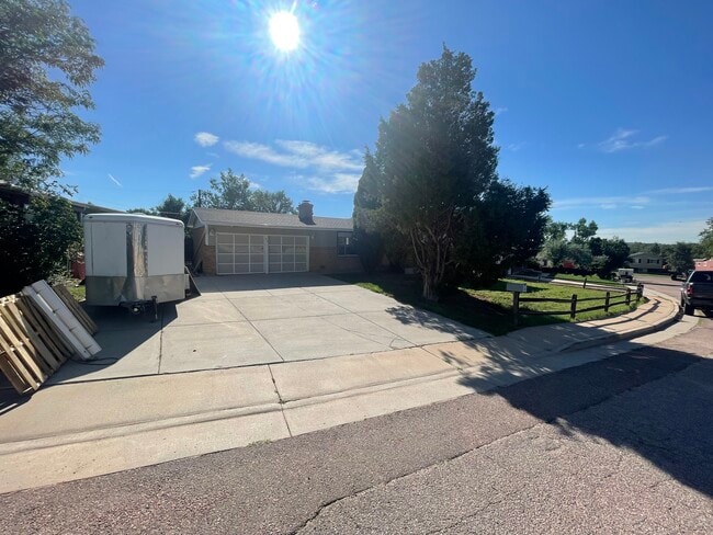 property at 33 Minden Cir