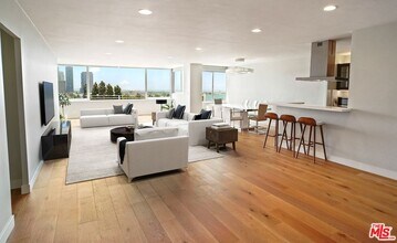 865 Comstock Ave in Los Angeles, CA - Building Photo - Building Photo