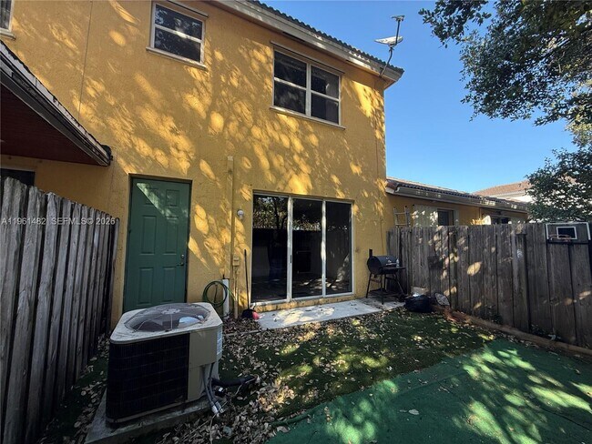 4282 NE 9th St in Homestead, FL - Building Photo - Building Photo