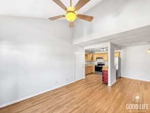 475 N Midway Dr in Escondido, CA - Building Photo - Building Photo