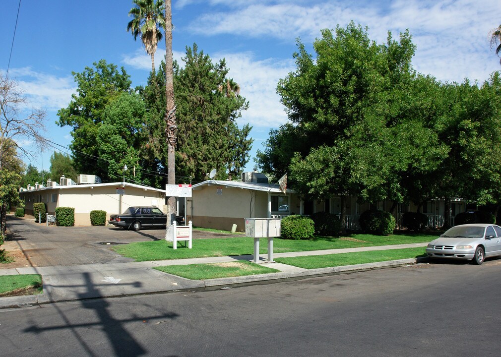 Carmel Villa Apartment Homes in Fresno, CA - Building Photo