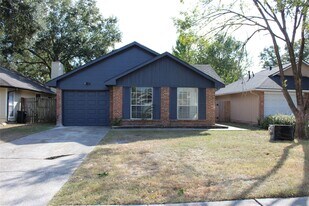 9211 Golden Meadow Dr in Houston, TX - Building Photo