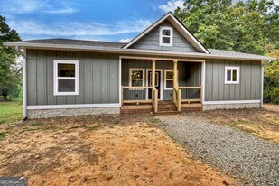 524 Old Hwy 5 in Blue Ridge, GA - Building Photo