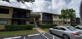 522 Trace Cir in Deerfield Beach, FL - Building Photo