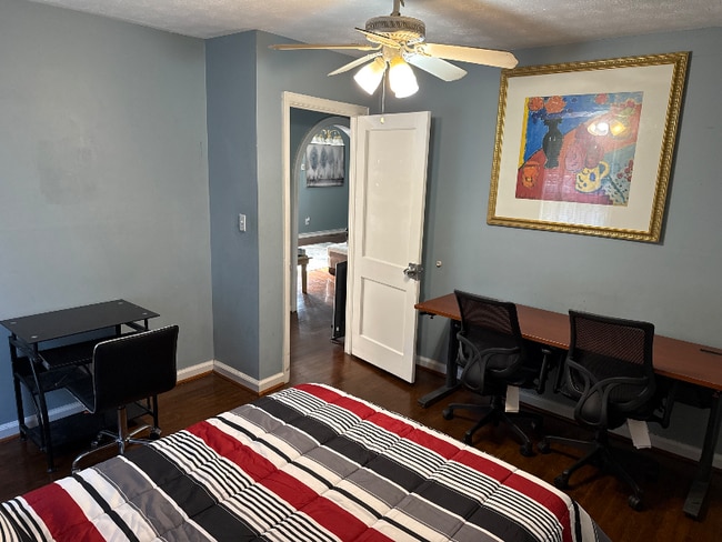 1333 Peachcrest Rd