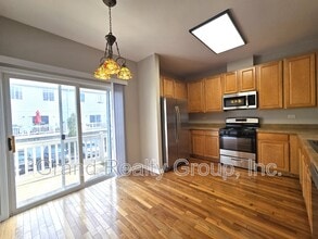652 S Rosehall Ln in Round Lake, IL - Building Photo - Building Photo