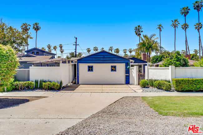 8176 La Jolla Shores Dr in San Diego, CA - Building Photo - Building Photo