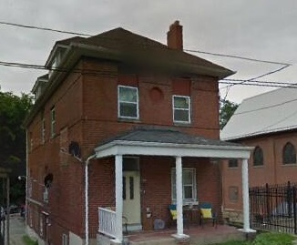 131 N Jefferson Ave in Canonsburg, PA - Building Photo