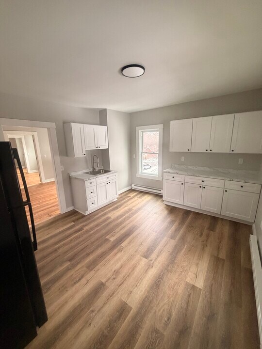 23 Crown St, Unit E in Stafford Springs, CT - Building Photo