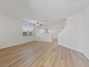 4905 Apache Valley Ave in Las Vegas, NV - Building Photo - Building Photo