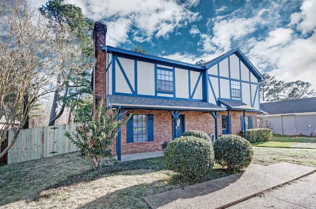 property at 2461A River Oaks Blvd