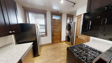 3759 N Lakewood Ave, Unit 3M in Chicago, IL - Foto de edificio - Building Photo