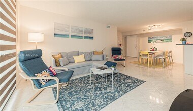 19801 E Country Club Dr in Aventura, FL - Building Photo - Building Photo