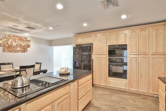 3315 W Harbor View Ave in Tampa, FL - Building Photo - Building Photo
