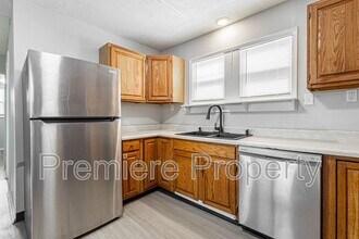 11825 Roberts St in Sugar Creek, MO - Building Photo - Building Photo