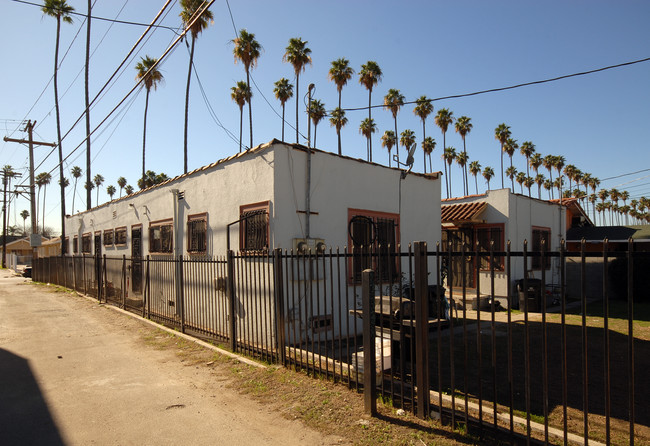 1015 W 55th St in Los Angeles, CA - Building Photo - Building Photo