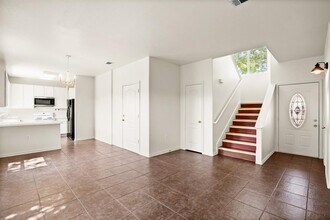 7312 E Ben White Blvd in Austin, TX - Building Photo - Building Photo