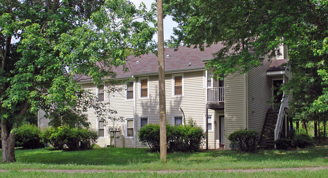 3901-3905 Lexington Dr in Raleigh, NC - Foto de edificio - Building Photo