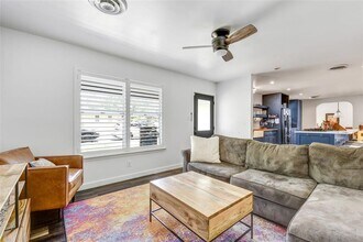 5209 Kings Hwy in Austin, TX - Building Photo - Building Photo