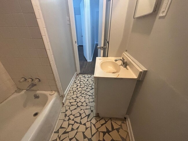 3355 Justine St in Memphis, TN - Foto de edificio - Building Photo