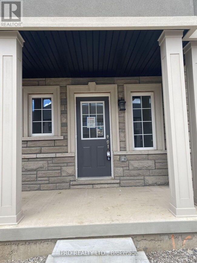 25 Dennis Ave in Brantford, ON - Building Photo - Building Photo