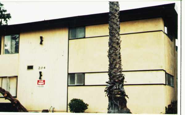 204 S Bandy Ave in West Covina, CA - Building Photo