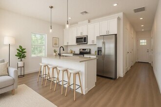 9002 Glenarm Way in Weeki Wachee, FL - Building Photo - Building Photo
