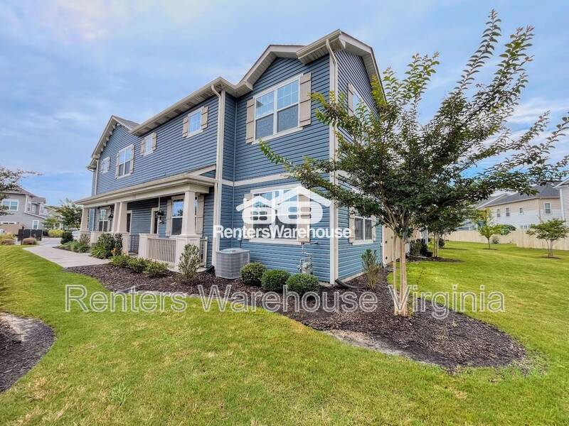 1713 Dresdon Ln in Virginia Beach, VA - Building Photo