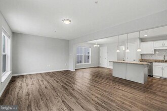 8110 Kelly Dr in Harrisburg, PA - Foto de edificio - Building Photo