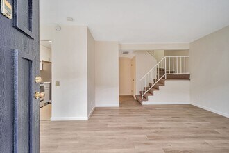 5046 Bridgepointe Pl in Union City, CA - Building Photo - Building Photo