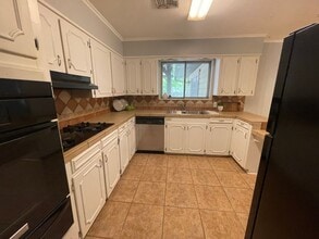 9357 Savanna Dr in Shreveport, LA - Foto de edificio - Building Photo