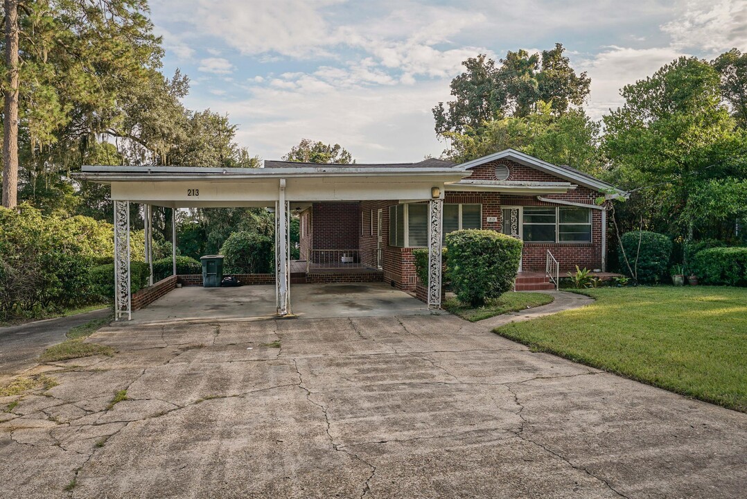 213 Barbourville Dr in Tallahassee, FL - Building Photo