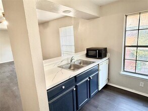 2221 Stella St in Denton, TX - Building Photo - Building Photo