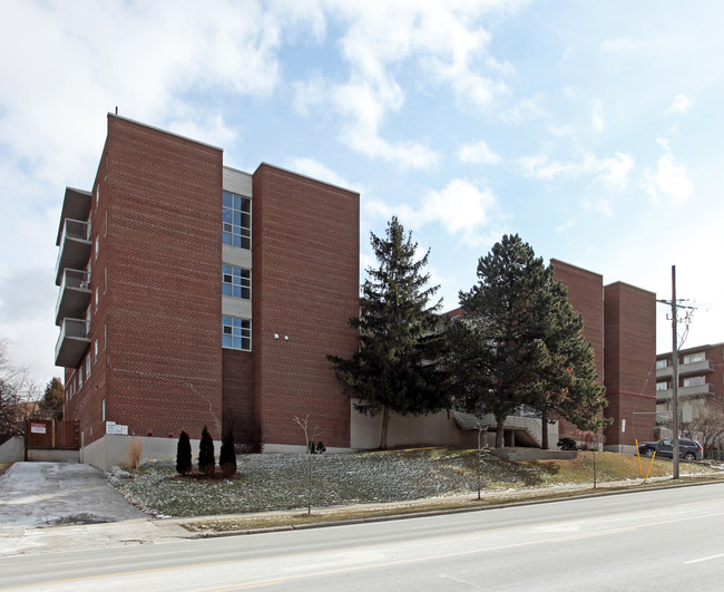 The Courtyards on Weston Apartments in Toronto, ON - Building Photo - Building Photo