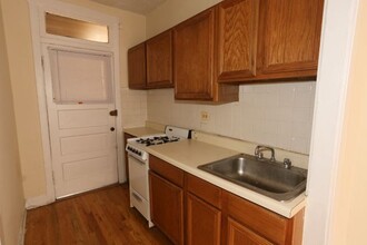 631.5 W Cornelia Ave in Chicago, IL - Building Photo - Building Photo