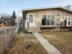 10329-10150 150 St NW in Edmonton, AB - Building Photo