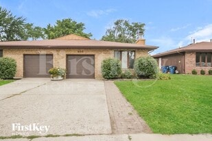 456 E Lorraine Ave in Addison, IL - Building Photo